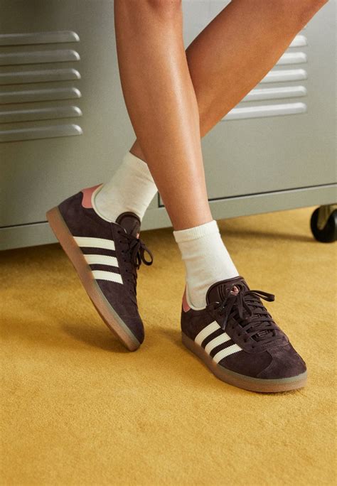 gazelle adidas bruin|Adidas gazelle shoes white.